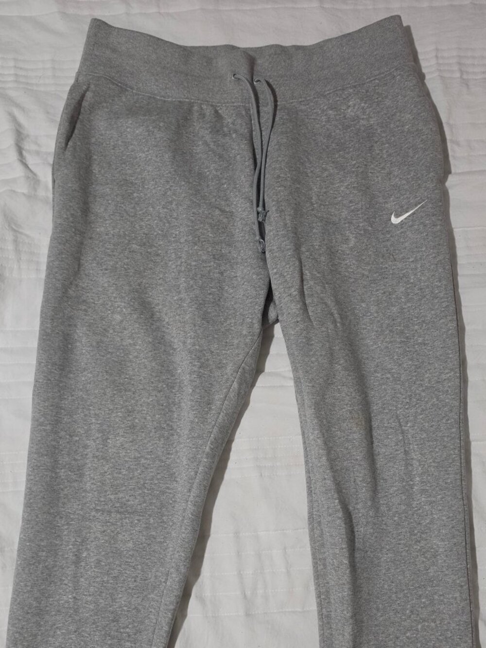 Nike Women’s Gray Fleece Jogger Sweatpants Size Large